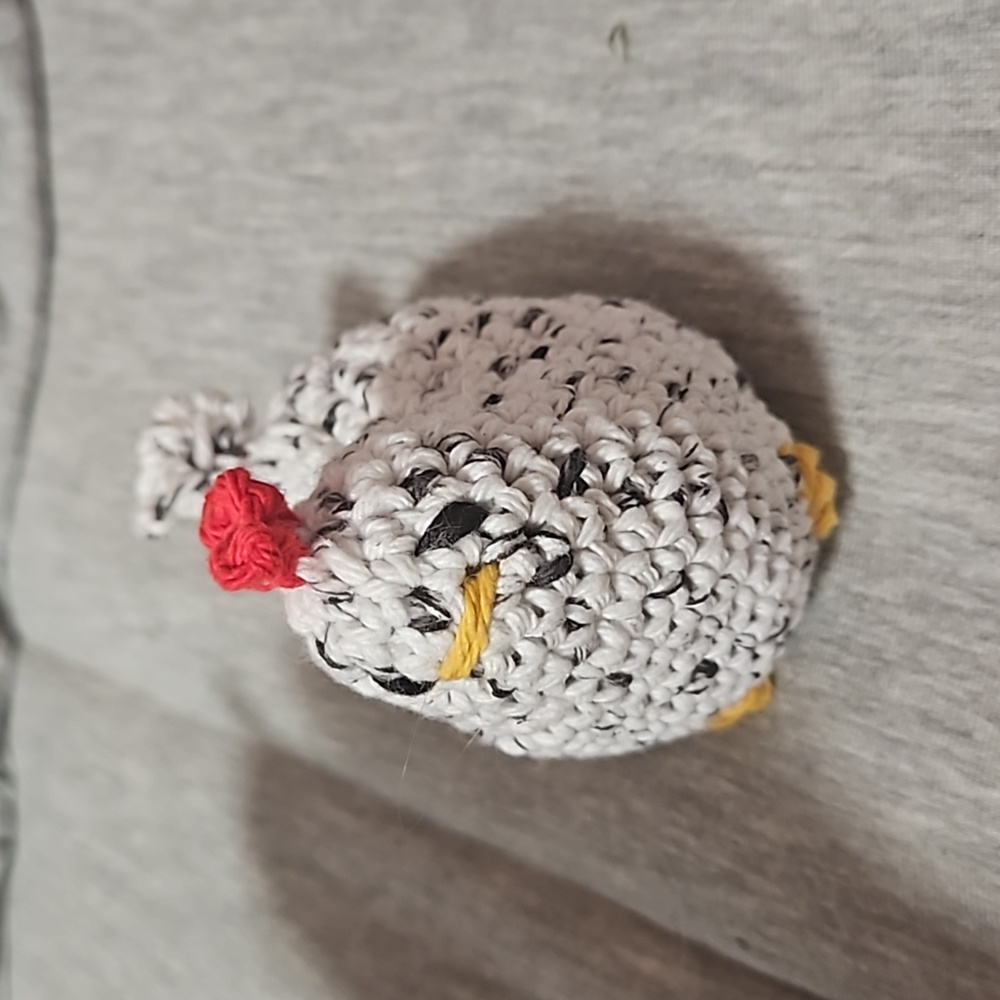 Little Crochet Chicken - Picture 2 of 6